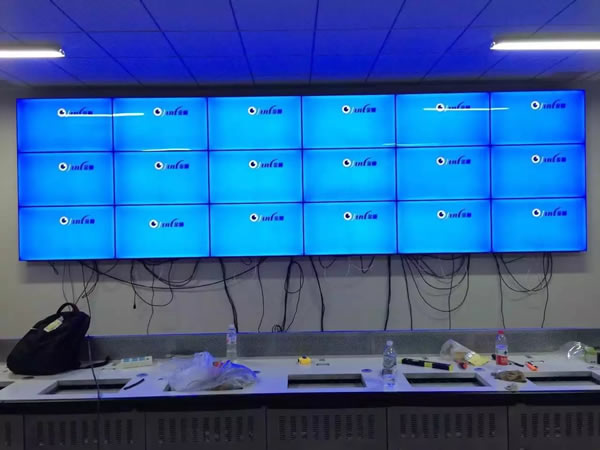 4*6 壁掛式拼接屏中柏科技機(jī)房案例展示